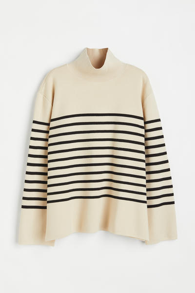 Low turtleneck sweater