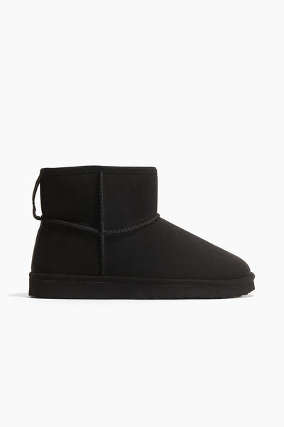 Boots with warm lining