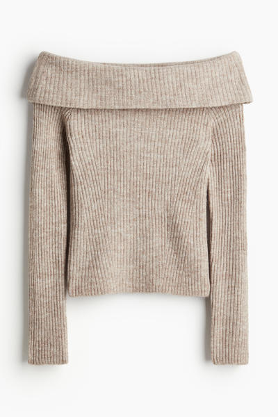 Off shoulder knit