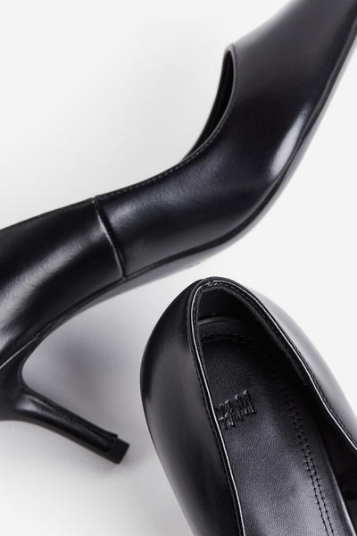 Pointed ballet flats