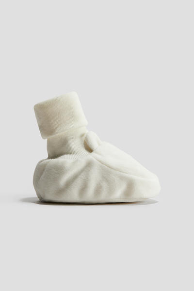 Velour baby slippers