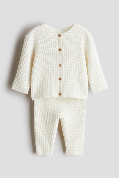 Two-piece knit set