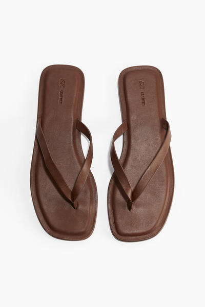 Leather flip flops