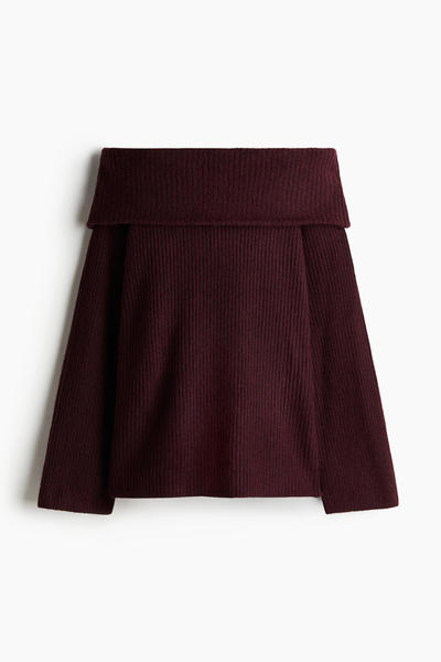 Off-the-shoulder jumper