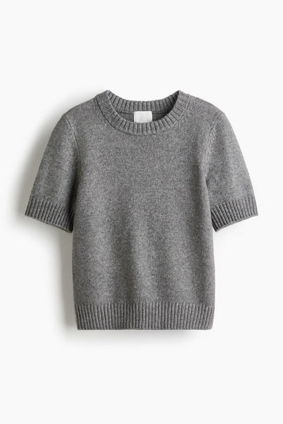 Short sleeve sweater