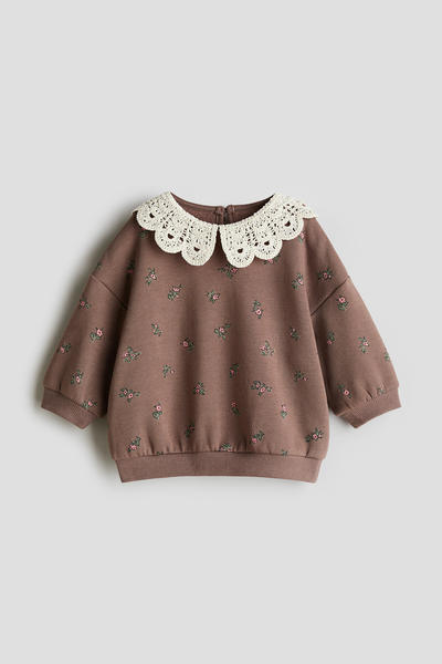 Collared sweatshirt