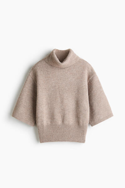 Short-sleeve turtleneck top